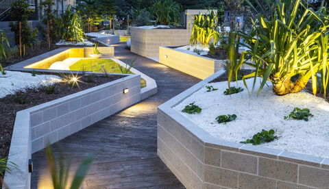 Boardwalk Burleigh Beach - Official - eTourism Australia 34