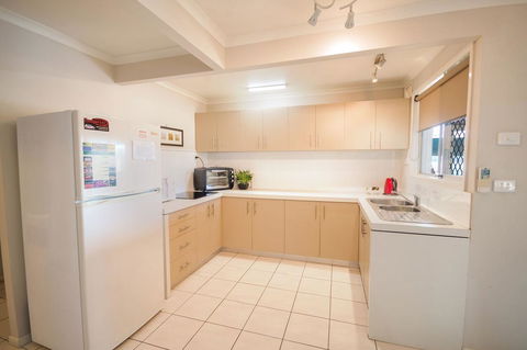 Airlie Apartments - eTourism Australia 6