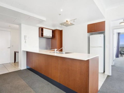 Beach Stay - Ocean & Riverview Resort Chevron Renaissance Central Surfers Paradise - eTourism Australia 11