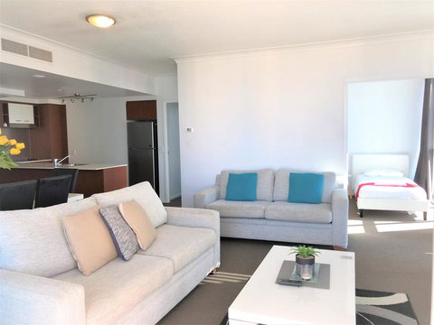 Beach Stay - Ocean & Riverview Resort Chevron Renaissance Central Surfers Paradise - eTourism Australia 19