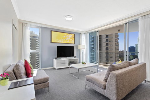 Beach Stay - Ocean & Riverview Resort Chevron Renaissance Central Surfers Paradise - eTourism Australia 7