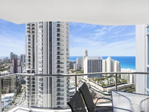 Beach Stay - Ocean & Riverview Resort Chevron Renaissance Central Surfers Paradise - eTourism Australia 25