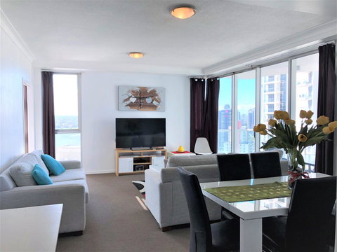 Beach Stay - Ocean & Riverview Resort Chevron Renaissance Central Surfers Paradise - eTourism Australia 17