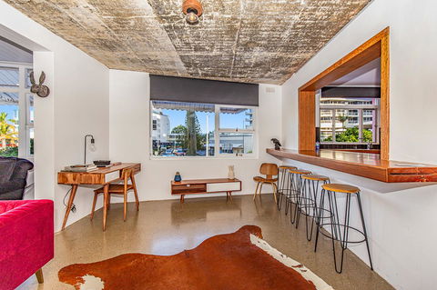 The Pink Hotel Coolangatta - eTourism Australia 5