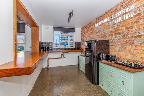 The Pink Hotel Coolangatta - eTourism Australia 4