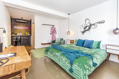 The Pink Hotel Coolangatta - eTourism Australia 27