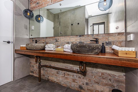 The Pink Hotel Coolangatta - eTourism Australia 9