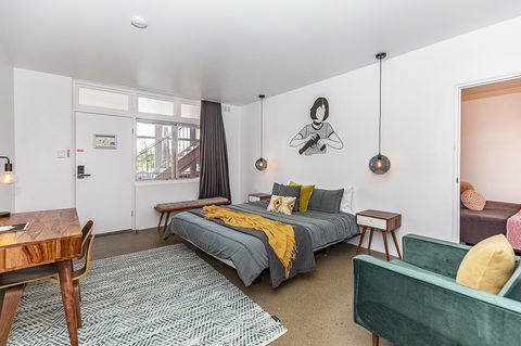 The Pink Hotel Coolangatta - eTourism Australia 12