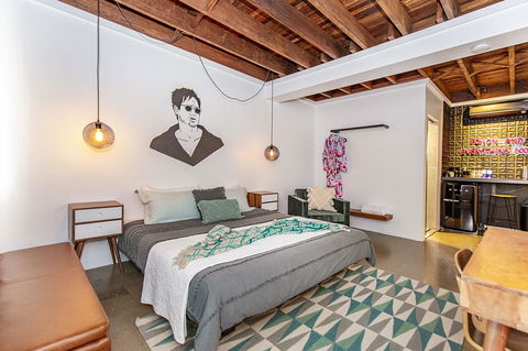 The Pink Hotel Coolangatta - eTourism Australia 24