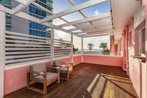 The Pink Hotel Coolangatta - eTourism Australia 30