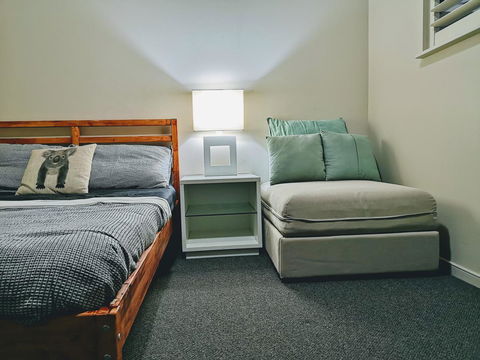 Towers Of Chevron - Private Apartment - eTourism Australia 5