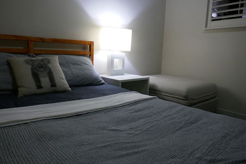 Towers Of Chevron - Private Apartment - eTourism Australia 6