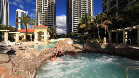 Towers Of Chevron - Private Apartment - eTourism Australia 10