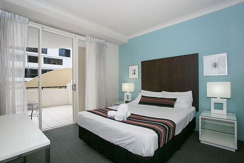 Towers Of Chevron - Private Apartment - eTourism Australia 1