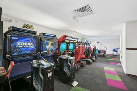 Towers Of Chevron - Private Apartment - eTourism Australia 18