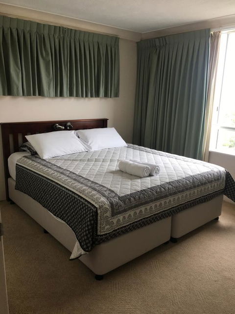 Burleigh Beach Tower - eTourism Australia 0