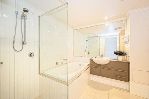 On The Bay Apartments - eTourism Australia 16