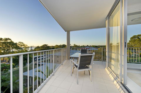 On The Bay Apartments - eTourism Australia 13