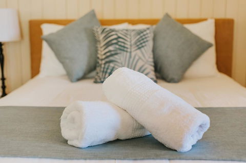 Apple Blossom Cottages - eTourism Australia 12