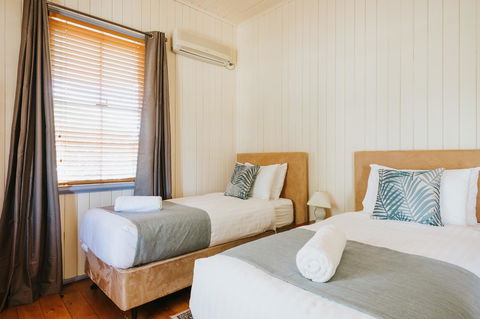 Apple Blossom Cottages - eTourism Australia 11