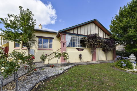 Wyatt Guest House - eTourism Australia 2