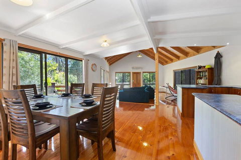 YARRABEE - The Perfect Getaway! - eTourism Australia 0