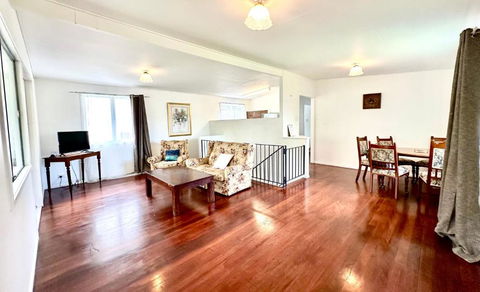 A Comfortable House Close To Westfield - eTourism Australia 1