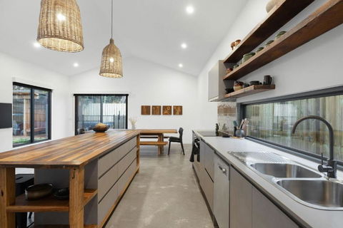 A Lazy Marlin - eTourism Australia 1