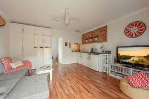 A Reef Intermission - A Coast Break At Mollymook - eTourism Australia 2