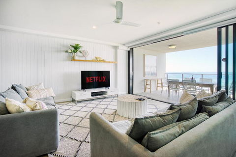 Absolute Kirra By EcoTime - eTourism Australia 4