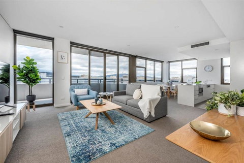 Amazing View In Large Apartment Barton ACT - eTourism Australia 1