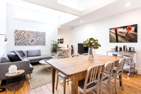 Albert Park Victorian House With Style And Art Gallery - eTourism Australia 3