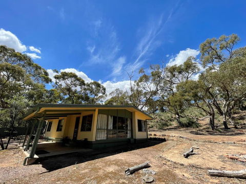 Alligator Lodge - Mount Remarkable National Park - eTourism Australia 0