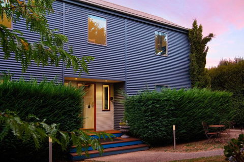 Alofi - eTourism Australia 2