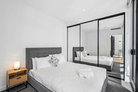 Amazing 1BR Apartment W Pool - eTourism Australia 4