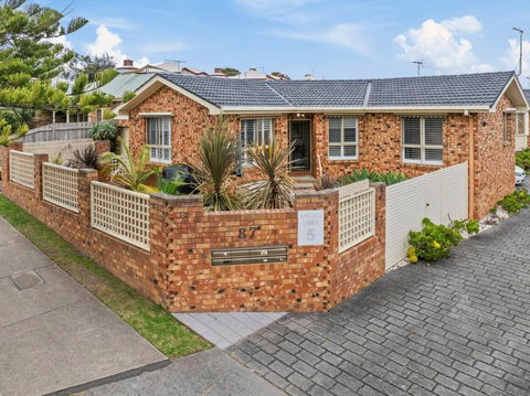 Apartment In Cowes Central On Chapel - eTourism Australia 0