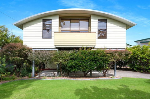 Aquarius Beach Stay - Belle Escapes Jervis Bay - eTourism Australia 1