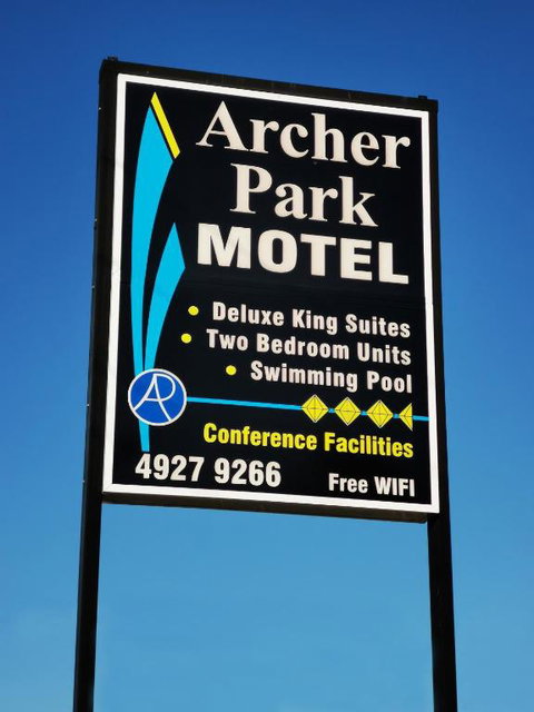 Archer Park Motel - eTourism Australia 1