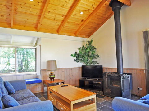 Archies Beachside Abode - eTourism Australia 3