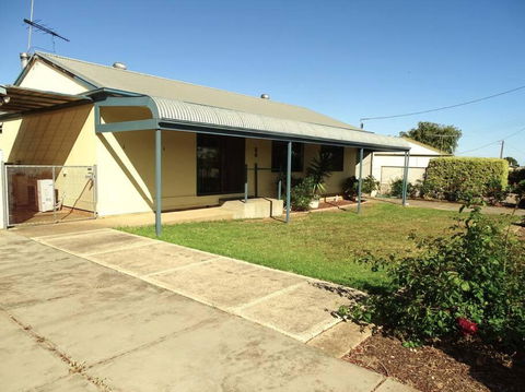 Ardy House - eTourism Australia 0