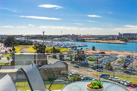 Astra Apartments Newcastle - eTourism Australia 0