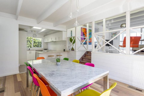 At Agnes Ave: Coastal Views - eTourism Australia 3