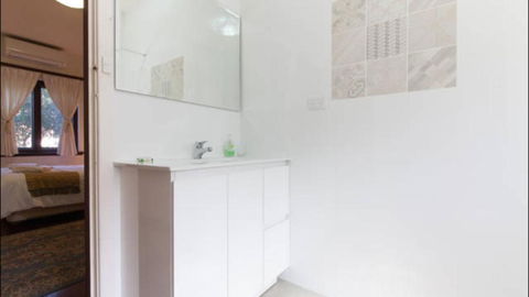 B4 Crawley Apartment 1 BRM & Sleepout Near UWA - eTourism Australia 3