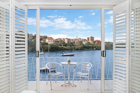 BADEN - Absolute Water Front Sydney Harbour Studio - eTourism Australia 0