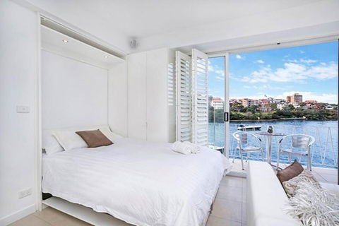 BADEN - Absolute Water Front Sydney Harbour Studio - eTourism Australia 3