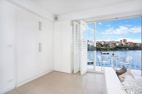 BADEN - Absolute Water Front Sydney Harbour Studio - eTourism Australia 4