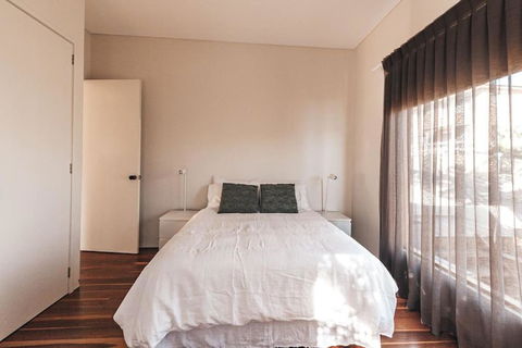 BAY PROPERTIES . The Big Chill - eTourism Australia 4