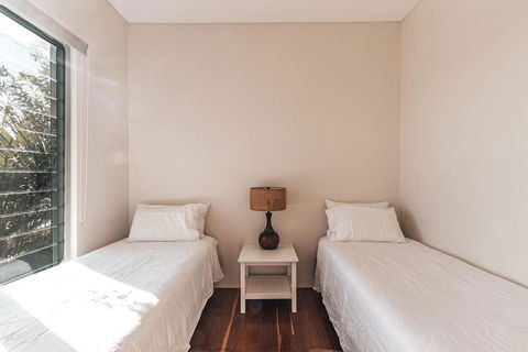 BAY PROPERTIES . The Big Chill - eTourism Australia 3