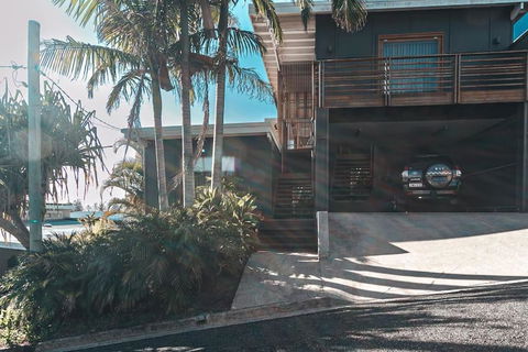 BAY PROPERTIES . The Big Chill - eTourism Australia 1