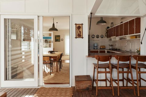 BAY PROPERTIES . The Sailor Shack - eTourism Australia 2